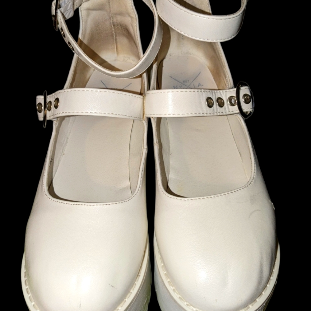 SHOES EST. N.Y./L.A. 1984  White Platforms Size 7 Mary Jane Ankle Strap.